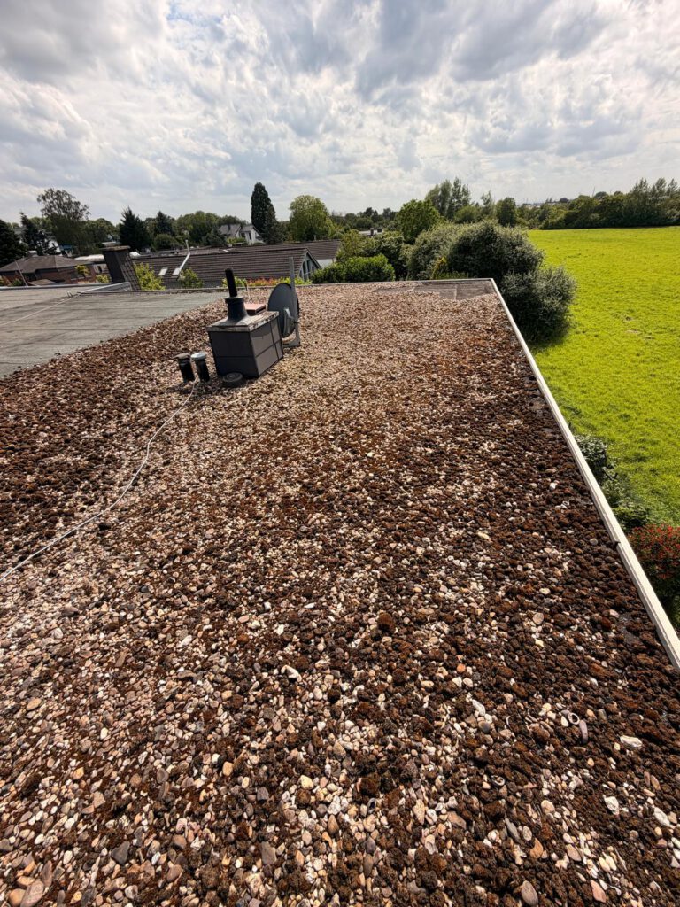 Dachcheck eines Kies-Flachdachs in Bad Münstereifel