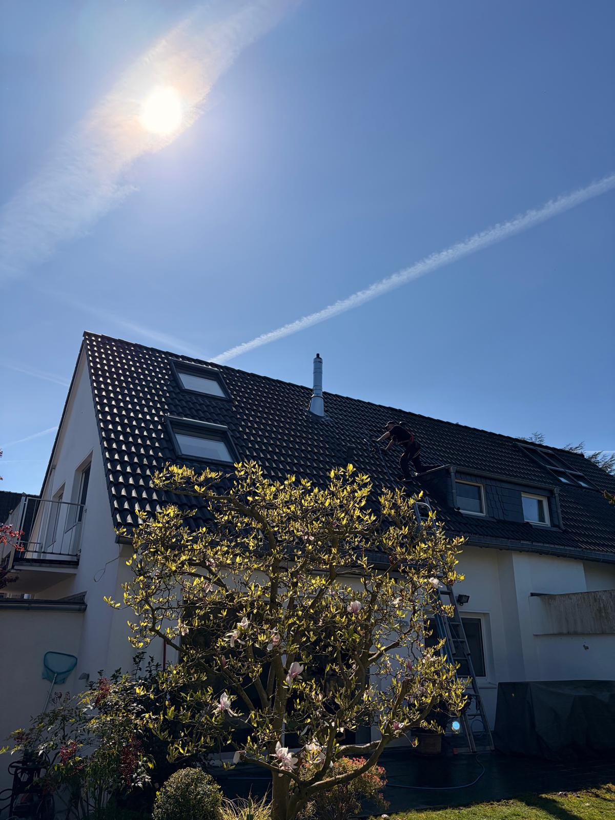 Dachcheck und Dachwartung in Langenfeld