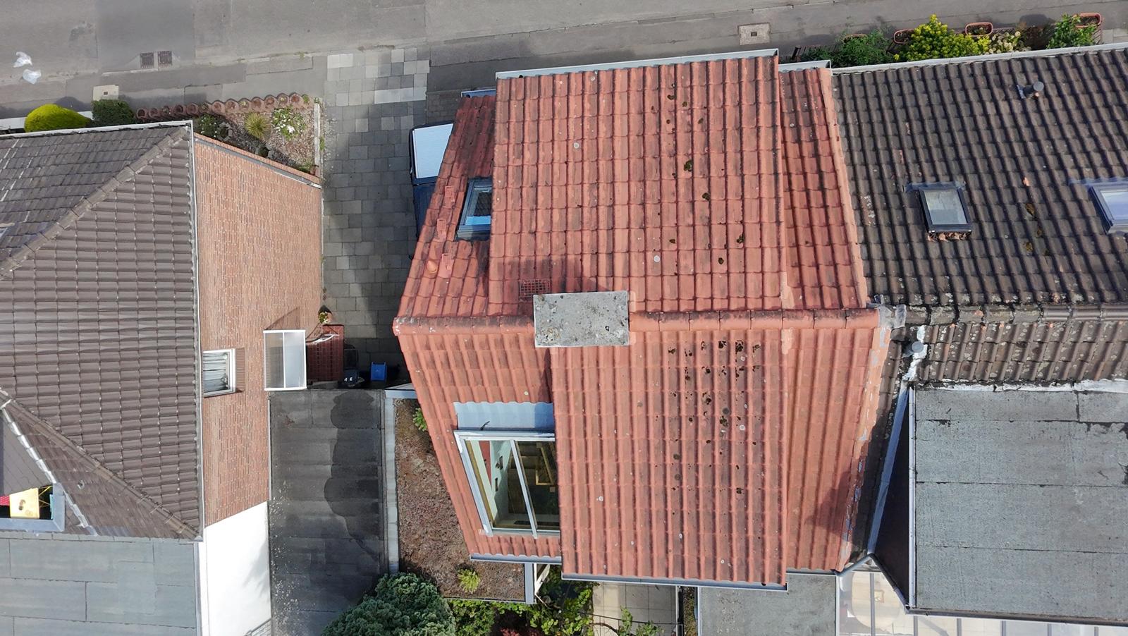 DachCheck an Wohngebäude mit mehreren Dachflächen in Frechen